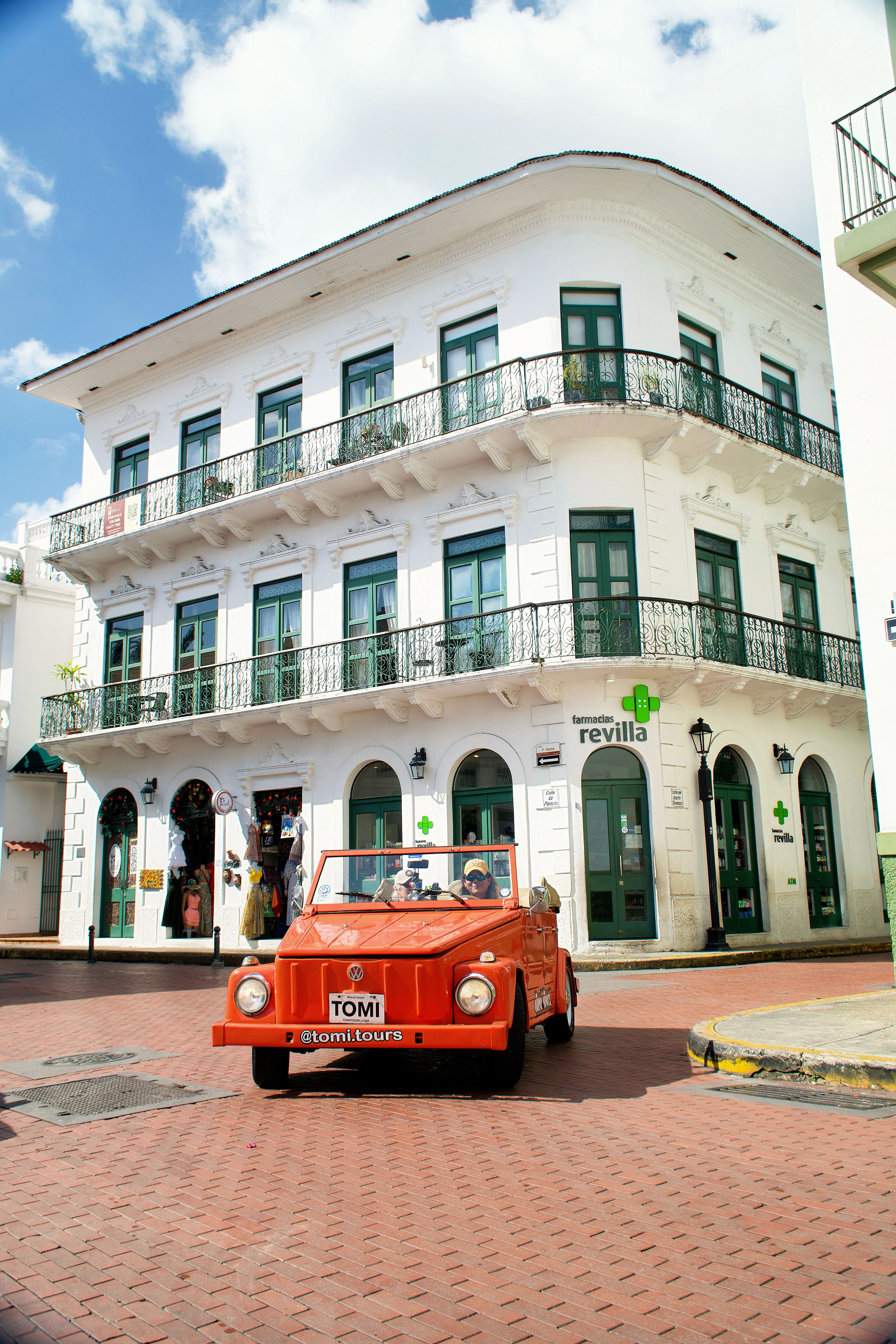 VW Safari tour in Panama City with Tomi Tours